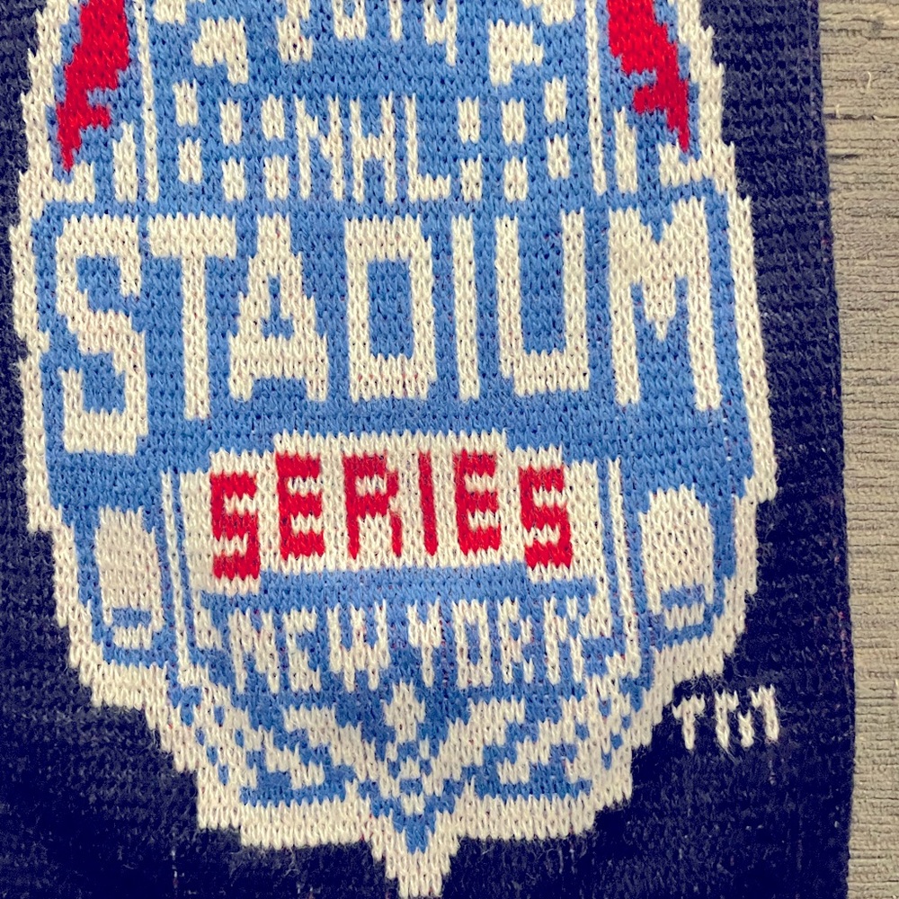 New York Rangers reversible hat and scarf Official NHL Stadium Series 2014